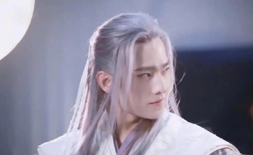 且试天下路透来了杨洋换上白发赵露思红裙虽美却不合适