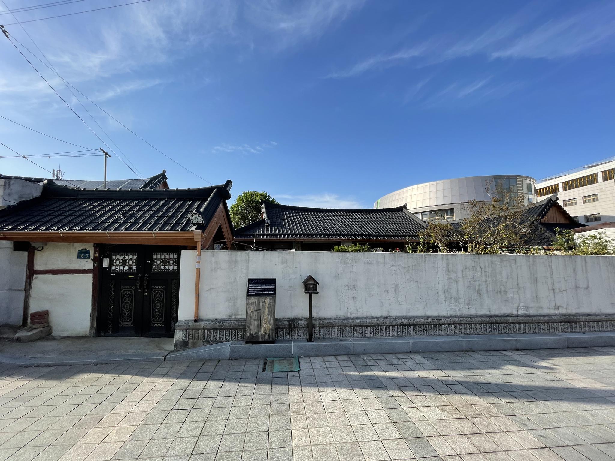 和宣传,光州市计划对郑律成故居进行翻修重建,将其扩建成郑律成纪念馆