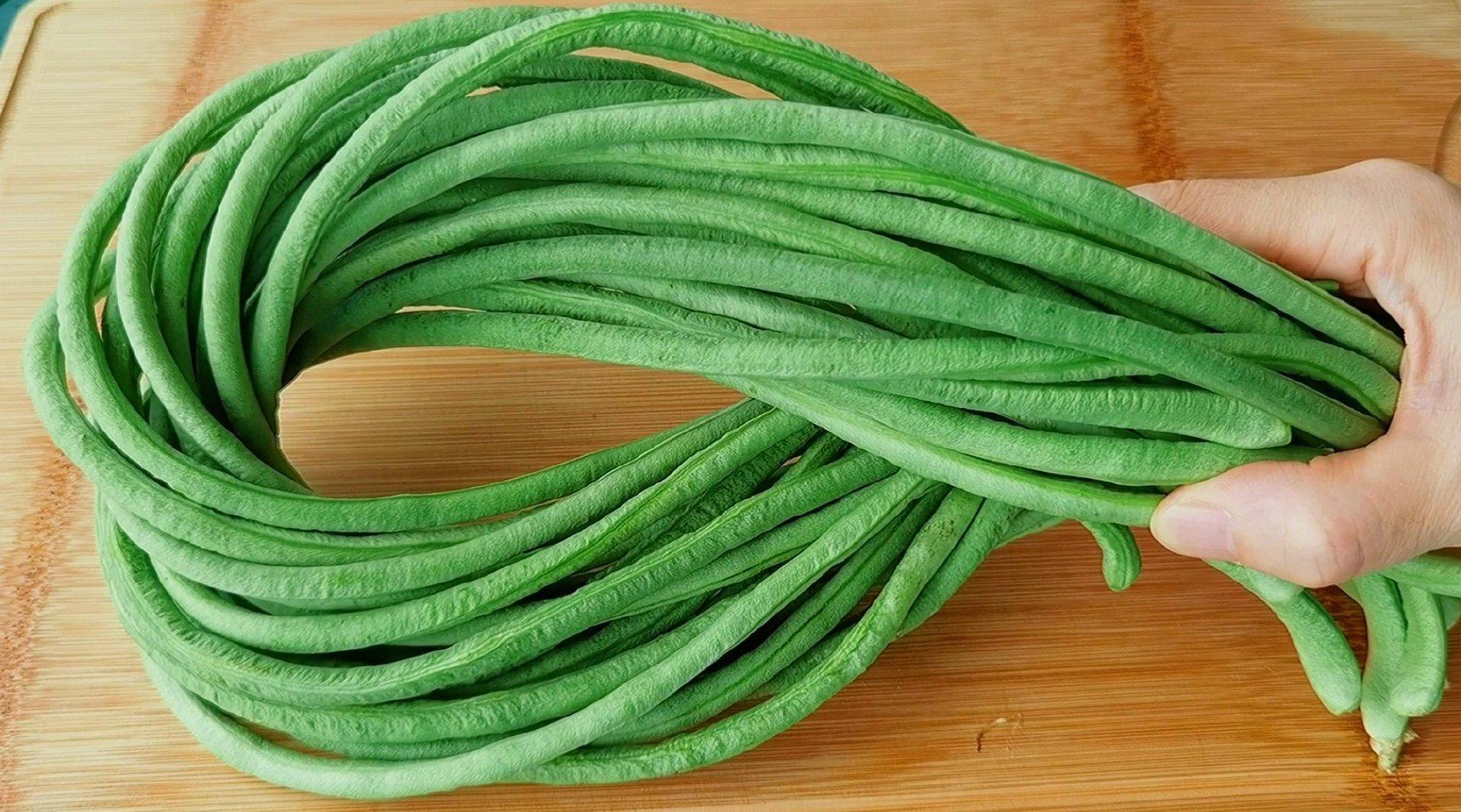 豆角有人焯水,有人直接炒,难怪不好吃,饭店大厨教你正确做法