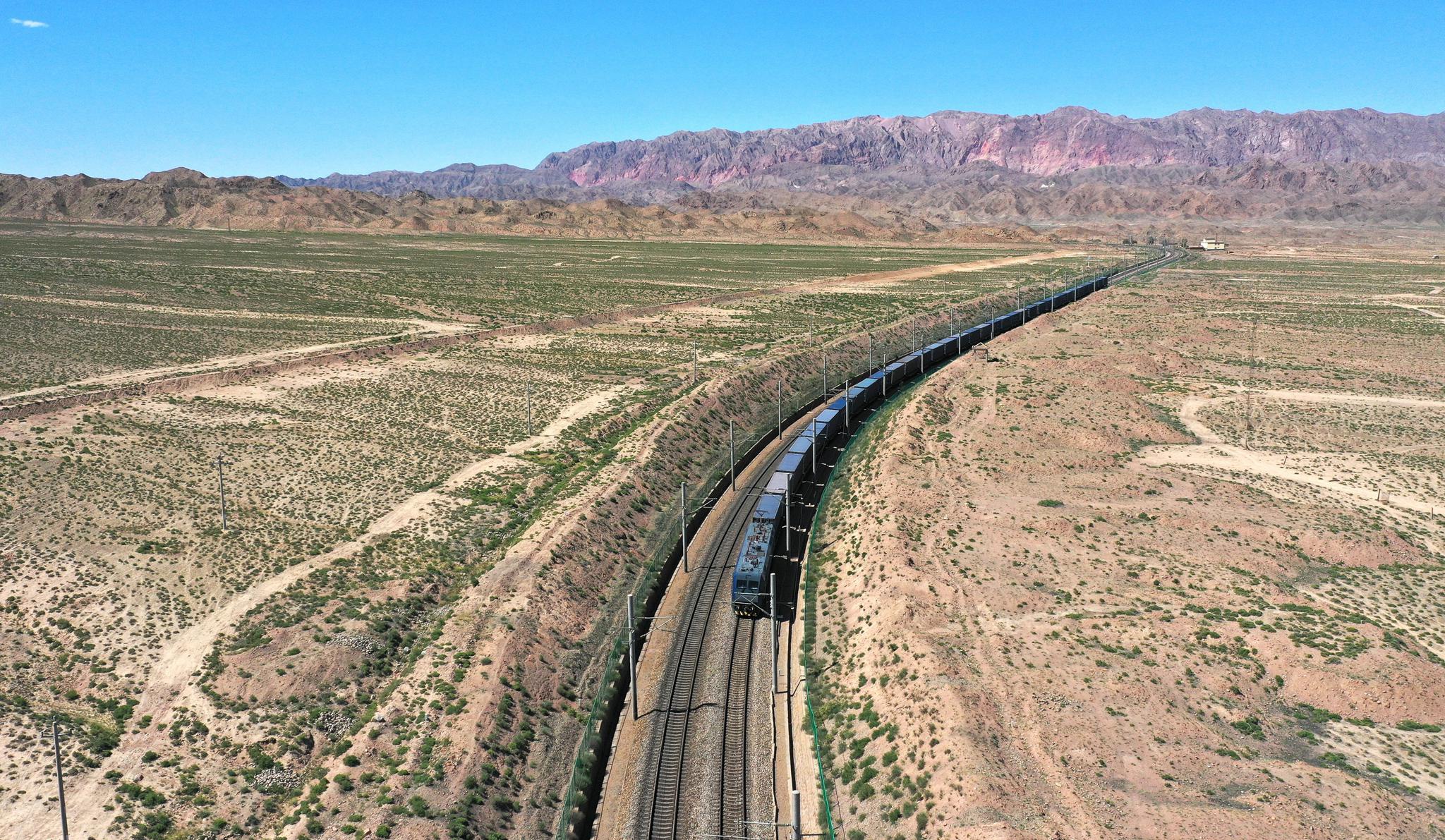 兰新铁路列车撞人事故确认9人遇难