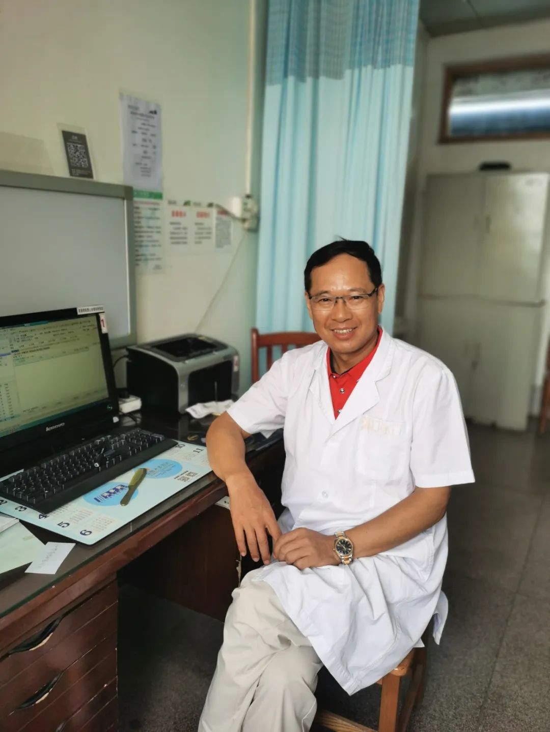 王栋医生工作图