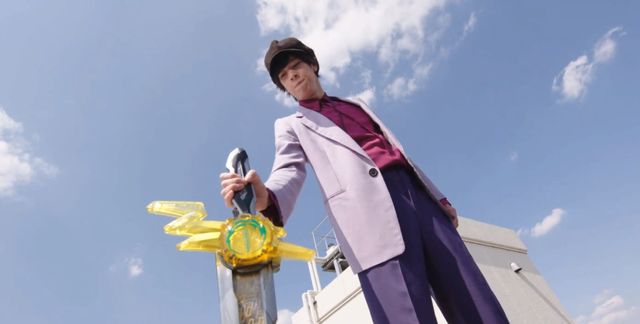 假面骑士圣刃38话:贤人父子回归,飞羽真解锁新圣剑