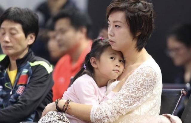 乒乓一姐张怡宁近况40岁光鲜亮丽与60岁富商生二胎儿女双全