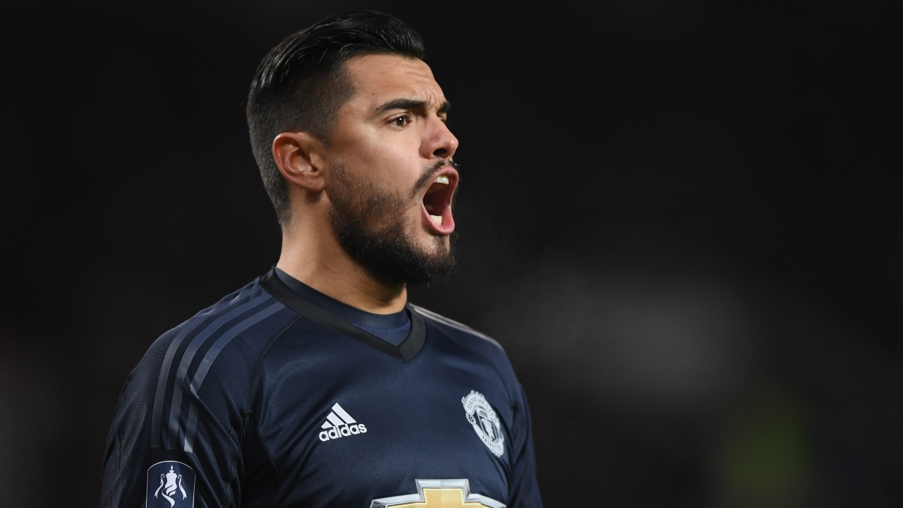 这种操作,像不像今年的巴萨?先来谈一个问题:罗梅罗能不能踢主力?