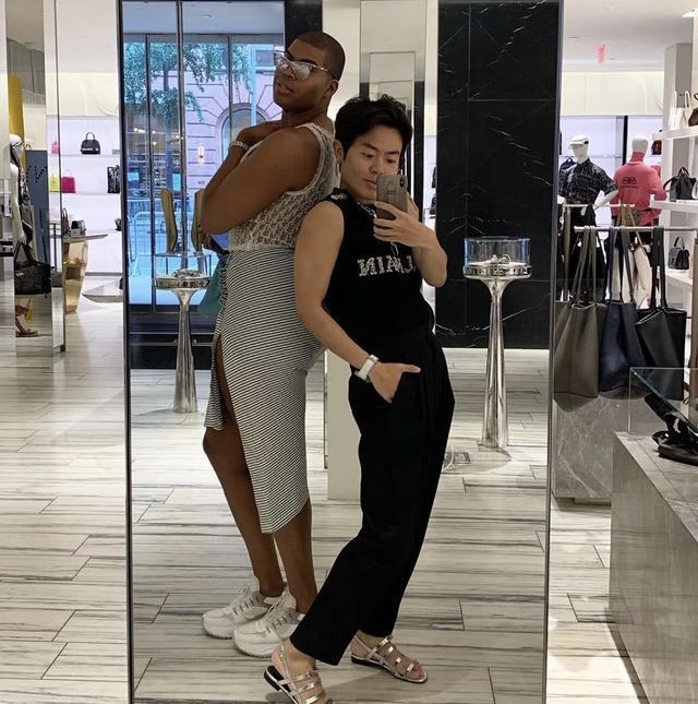 魔术师晒照为儿子庆生!ej酱仍如此美丽,这身材不打篮球太可惜