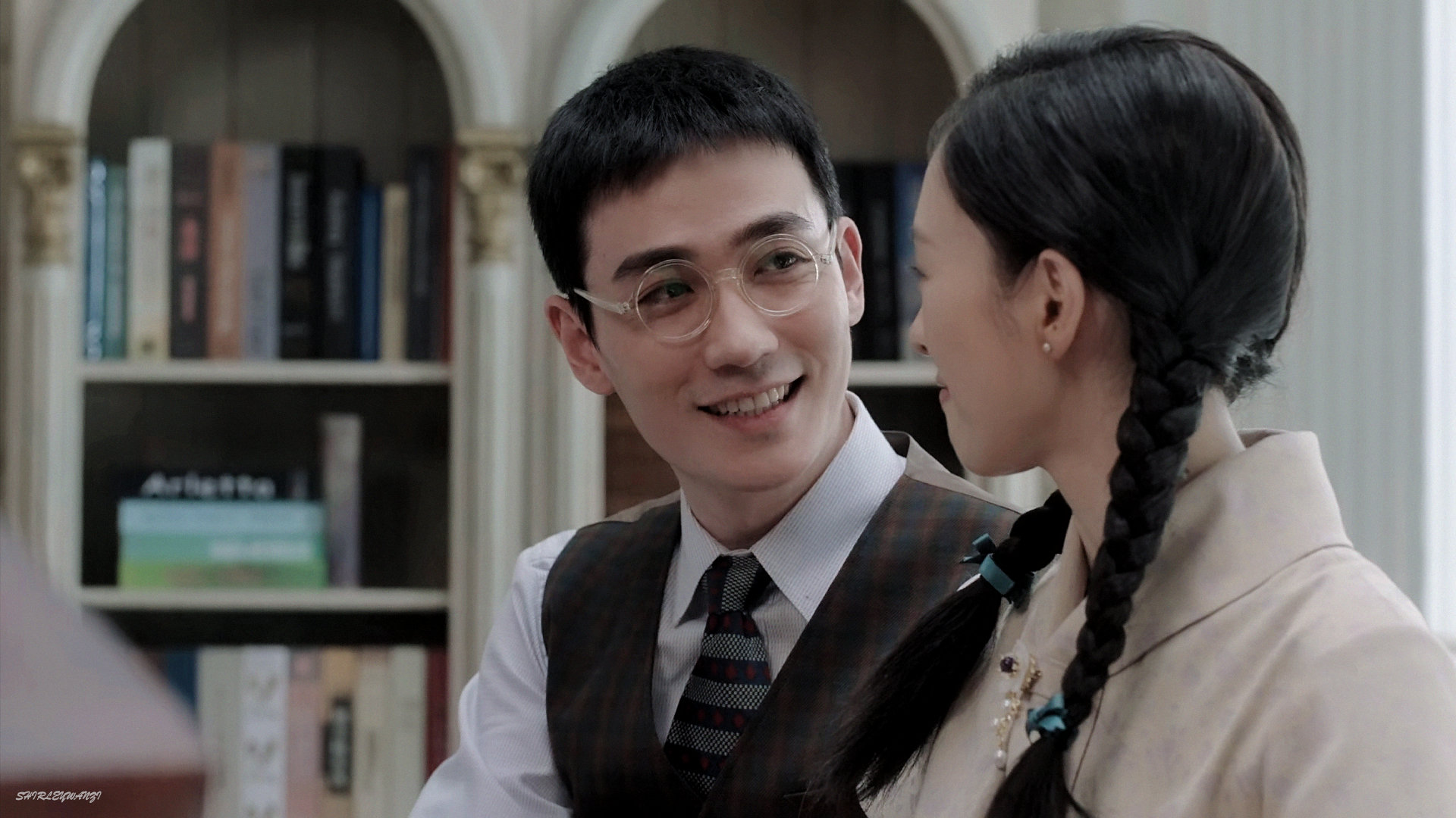 朱一龙叛逆者来袭与童瑶互相策反背影海报隐喻原著结局