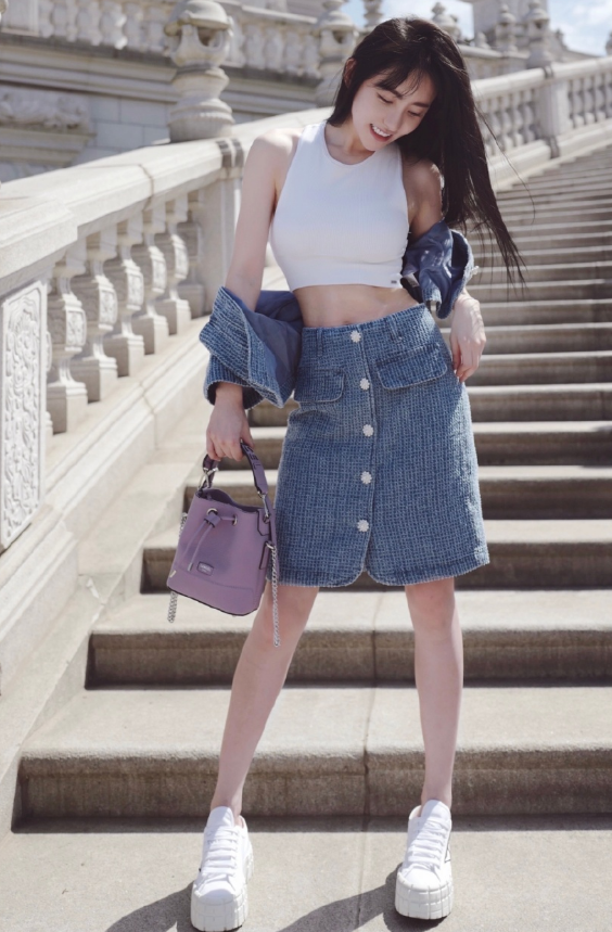 谁还记得《爱情公寓》的诺澜?32岁大变样,发福后却美出新高