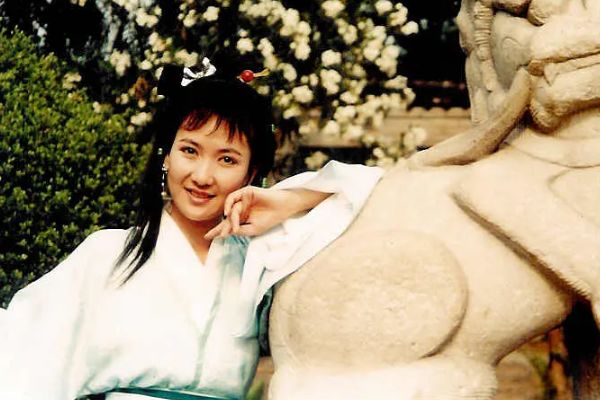 都知道白娘子全名叫白素贞,那小青全名叫啥?得知名字瞬间恋爱了