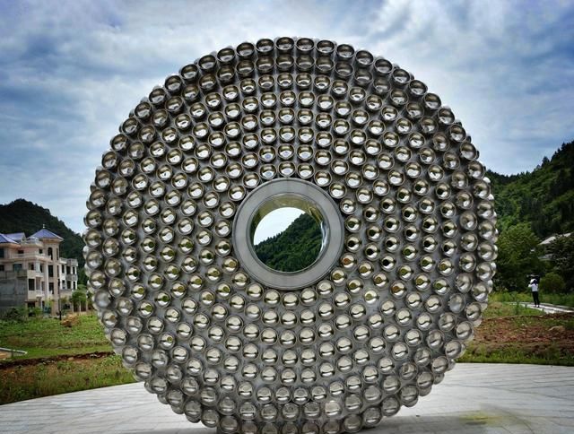 不锈钢碗圆舞曲白水洞廉政文化广场雕塑内涵深邃余韵悠长