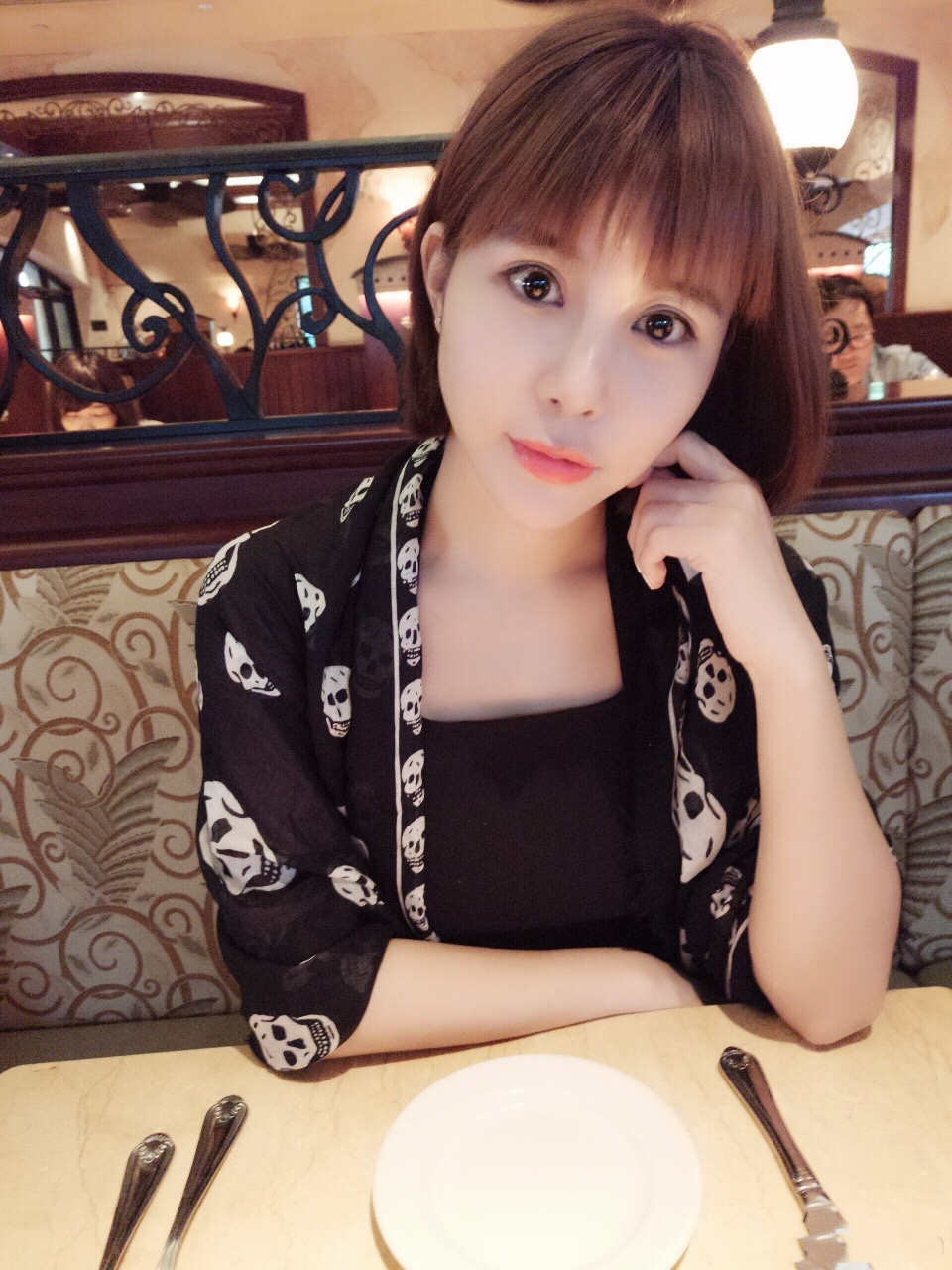 11年了,"宁坐宝马哭,不坐自行车笑"的马诺,嫁入豪门了吗?|马诺|非诚勿