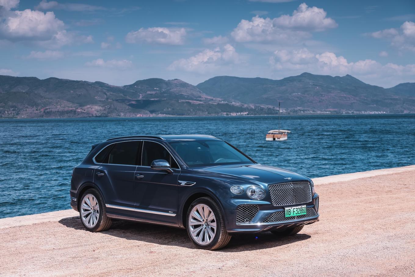 首次试驾宾利添越插电混动版:宁静以致远,浅藏功与名-新浪汽车