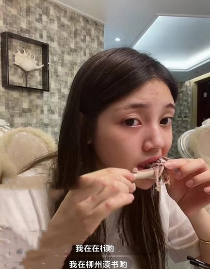 兜儿首晒孕肚照,小腹微隆胳膊纤细,小猪坦言能遇到