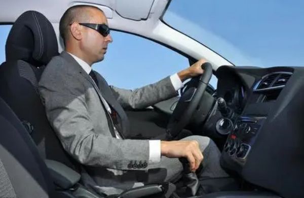 汽车怎么快速起步?新手开车经常憋火,掌握起步重点就ok了