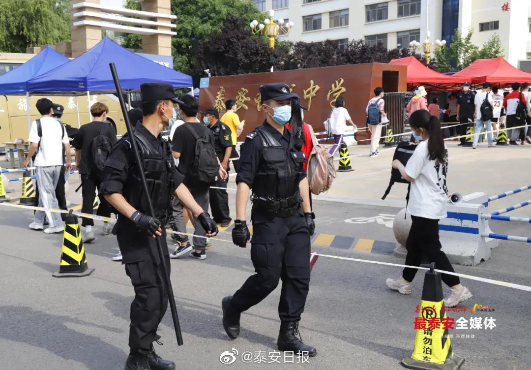 高考首日告捷 考生结束语文、数学科目考试休闲区蓝鸢梦想 - Www.slyday.coM