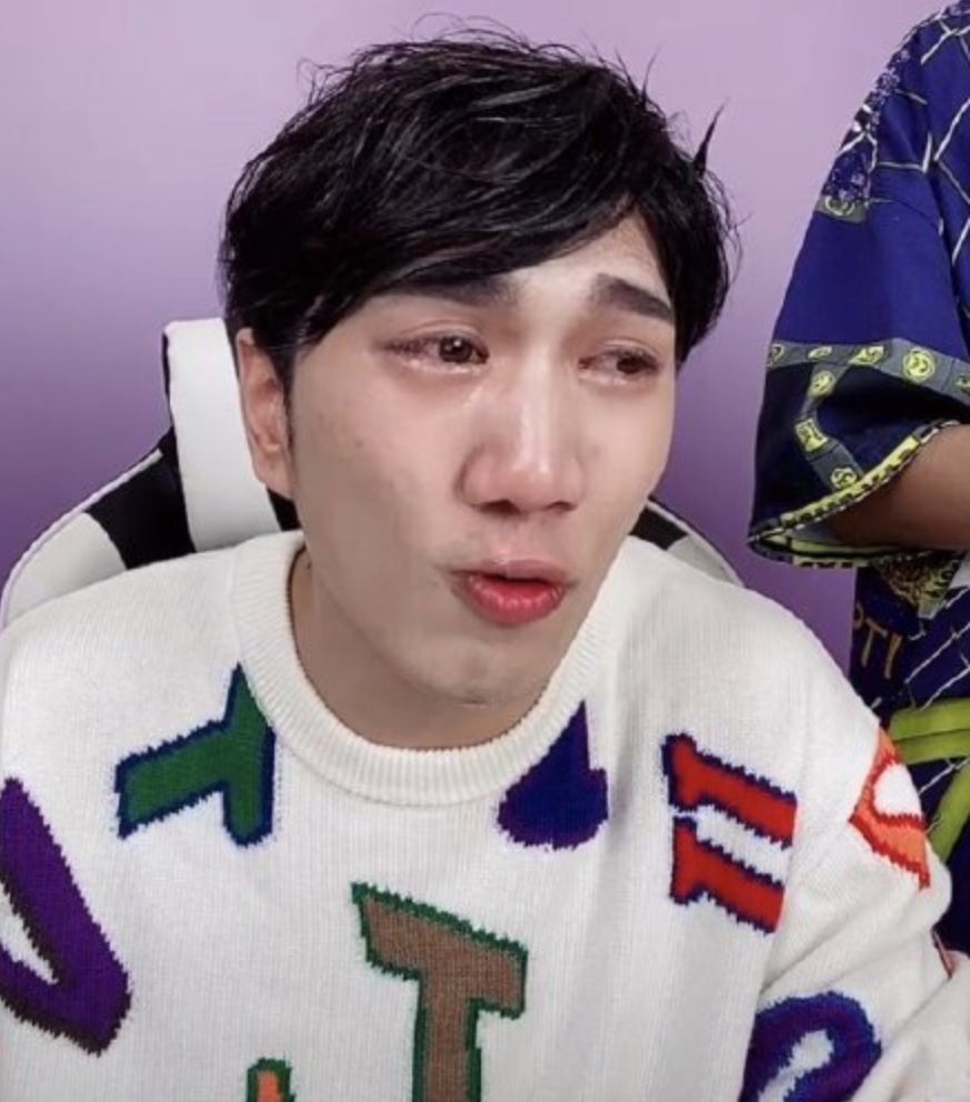 韩佩泉哭上热搜被网友刷屏群嘲他终于被自己作翻车了