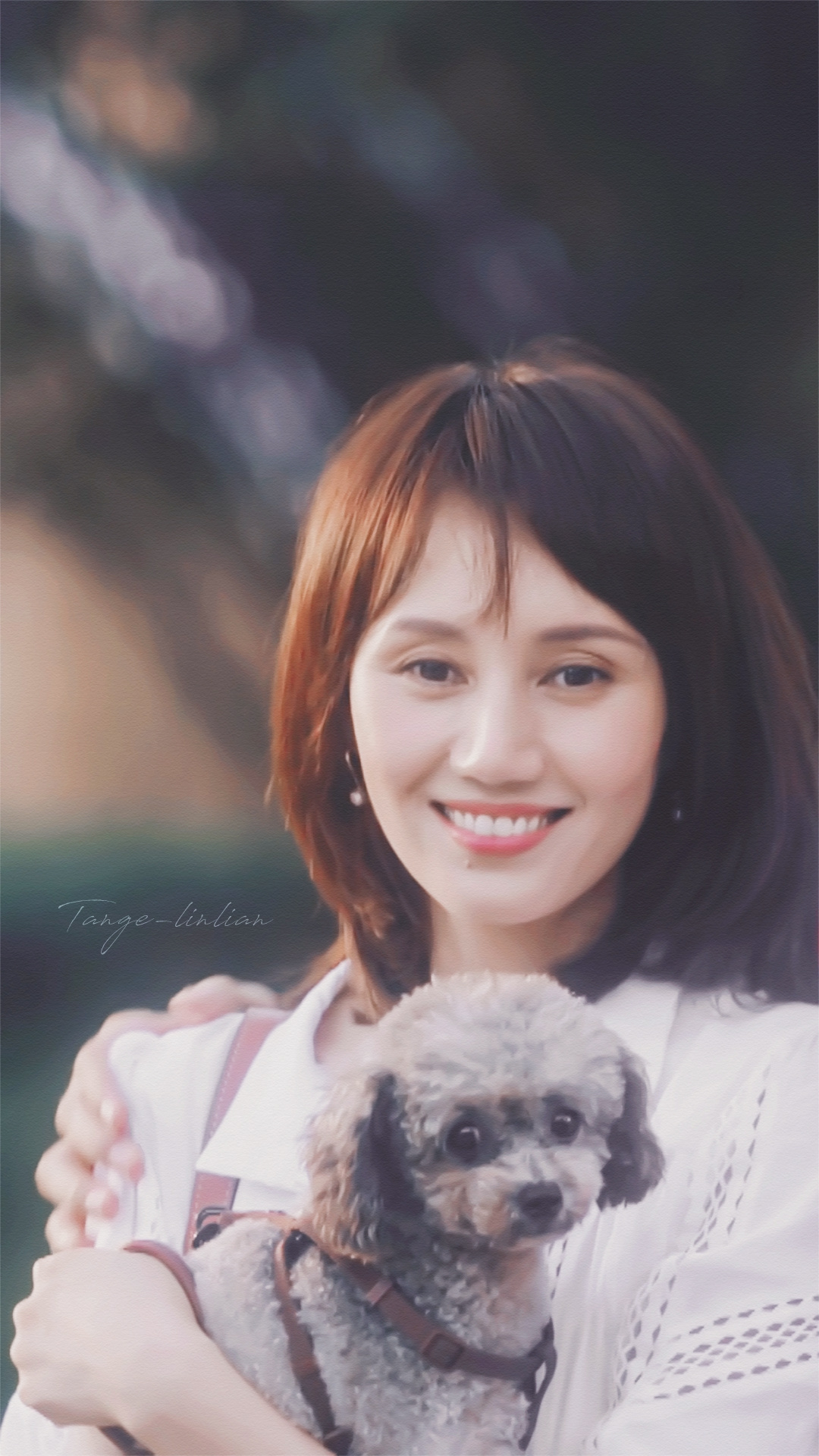 话说回来,袁泉或许自带这种气质,她的眼睛里都闪着光↓这是戴茜送给南