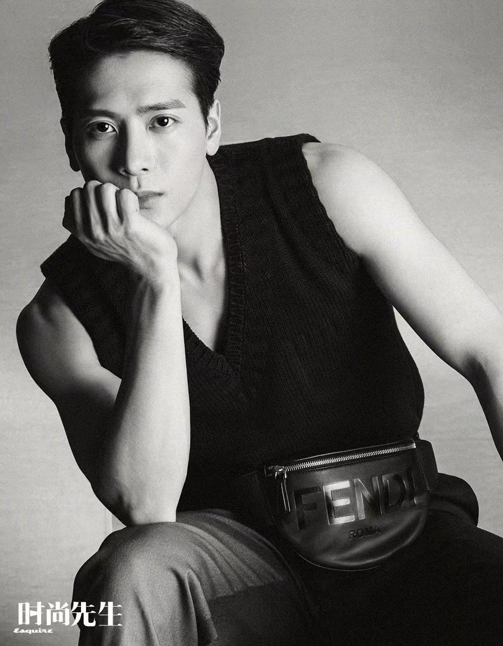 王嘉尔x时尚先生esquireesquirefine荷尔蒙的帅型男