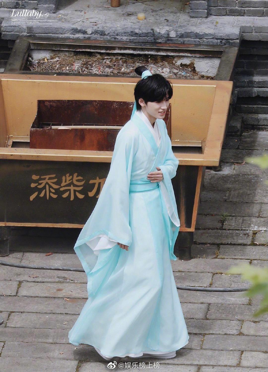 小宋老师新鲜古装造型宋亚轩古装真的太好看了