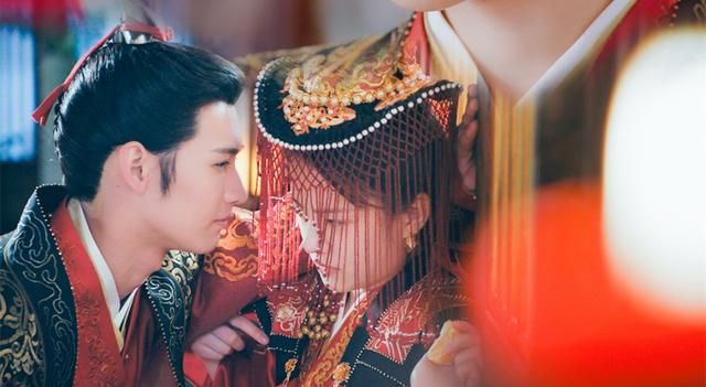 《花好月圆》剧本的最大问题是夸耀.