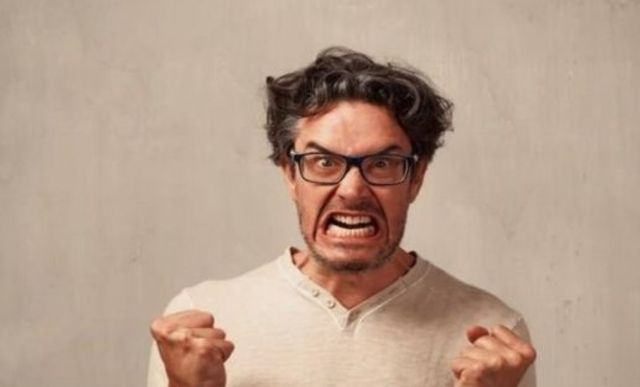 正文   3,脾气暴躁,喜欢生气   很多男生承受很大压力,因为他们是家庭