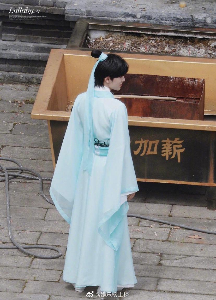 小宋老师新鲜古装造型宋亚轩古装真的太好看了