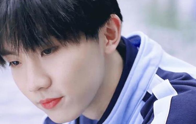 马嘉祺机场现身,疑时代峻峰工作人员殴打路人,只因话不投机休闲区蓝鸢梦想 - Www.slyday.coM 马嘉祺机场现身,疑时代峻峰工作人员殴打路人,只因话不投机休闲区蓝鸢梦想 - Www.slyday.coM