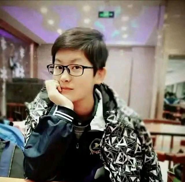 宁夏高考文科状元：一个不会玩手机的18岁女孩,“玩”上了北大休闲区蓝鸢梦想 - Www.slyday.coM