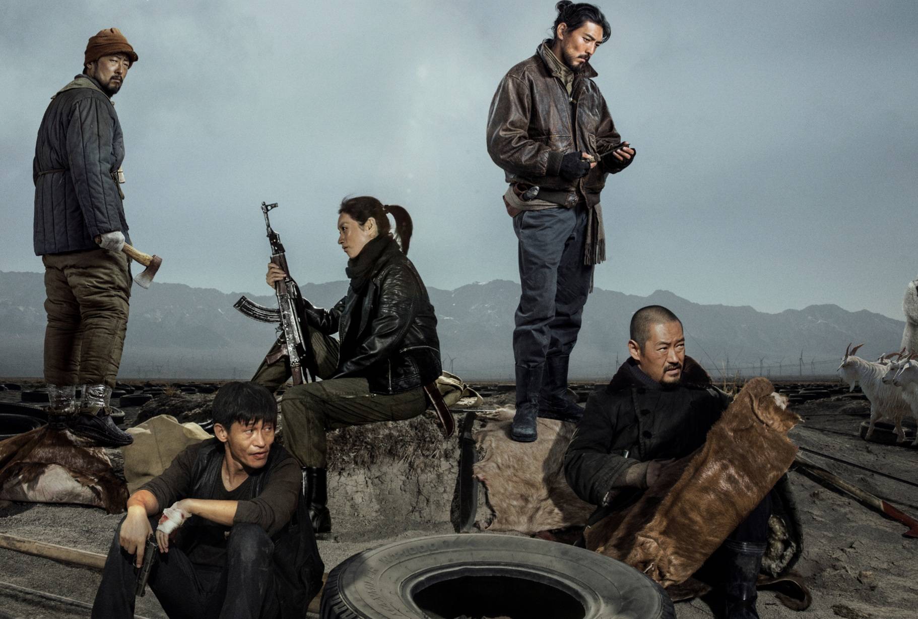 不过说到底短剧的制作周期较短,比起动辄就要拍摄小半年的电影,电视剧