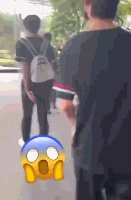 工作人员在机场暴揍旅客，时代峰峻发文道歉，马嘉祺被骂上热搜休闲区蓝鸢梦想 - Www.slyday.coM
