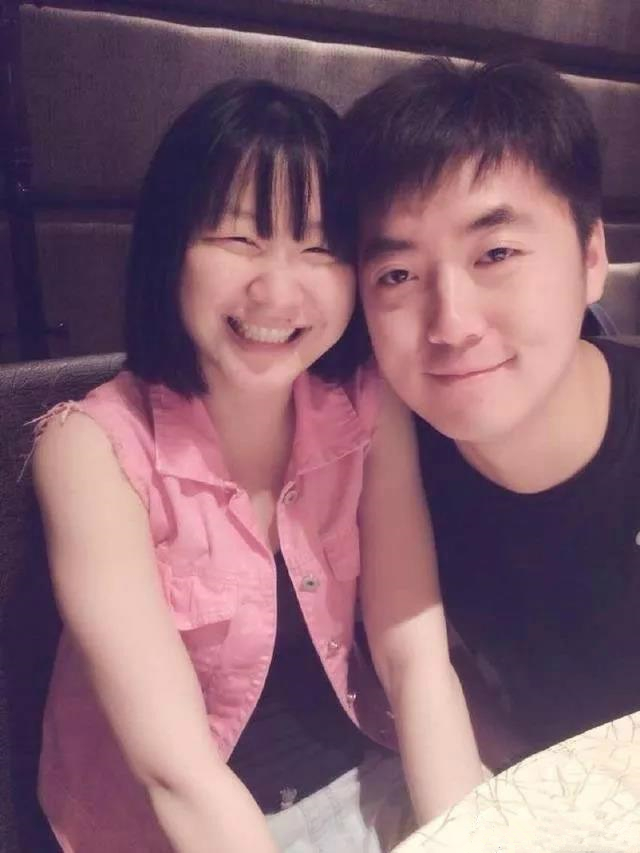 金婧疑似新恋情曝光,戴同款戒指或已同居,男方条件不输李佳琦|金靖
