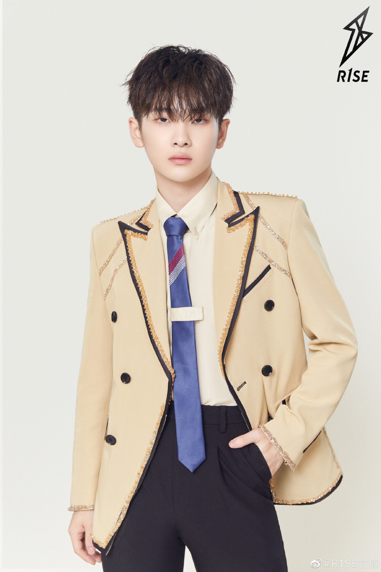 r1se周震南在韩三年被扇两耳光c位出道男团标准实现了吗