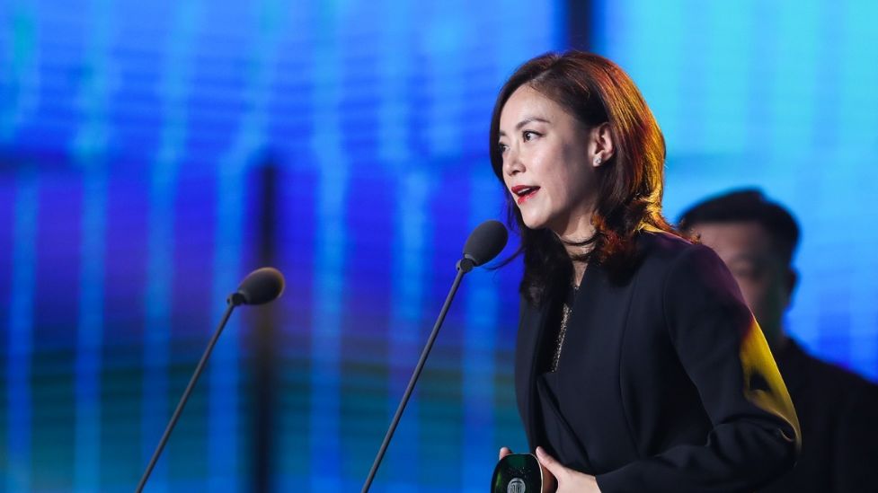 原来,霍汶希与贺丹青分手之后才发现自己怀了前男友的孩子,最终她决定