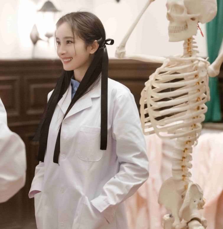 《密室大逃脱》高清剧照,邓伦白大褂帅气,杨幂双马尾少女感十足休闲区蓝鸢梦想 - Www.slyday.coM 《密室大逃脱》高清剧照,邓伦白大褂帅气,杨幂双马尾少女感十足休闲区蓝鸢梦想 - Www.slyday.coM