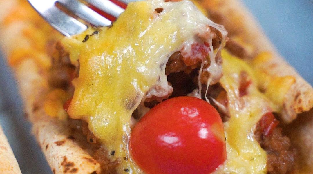 一口爆浆的牛肉芝士taco!这浓郁的口感~果然芝士就是力量!