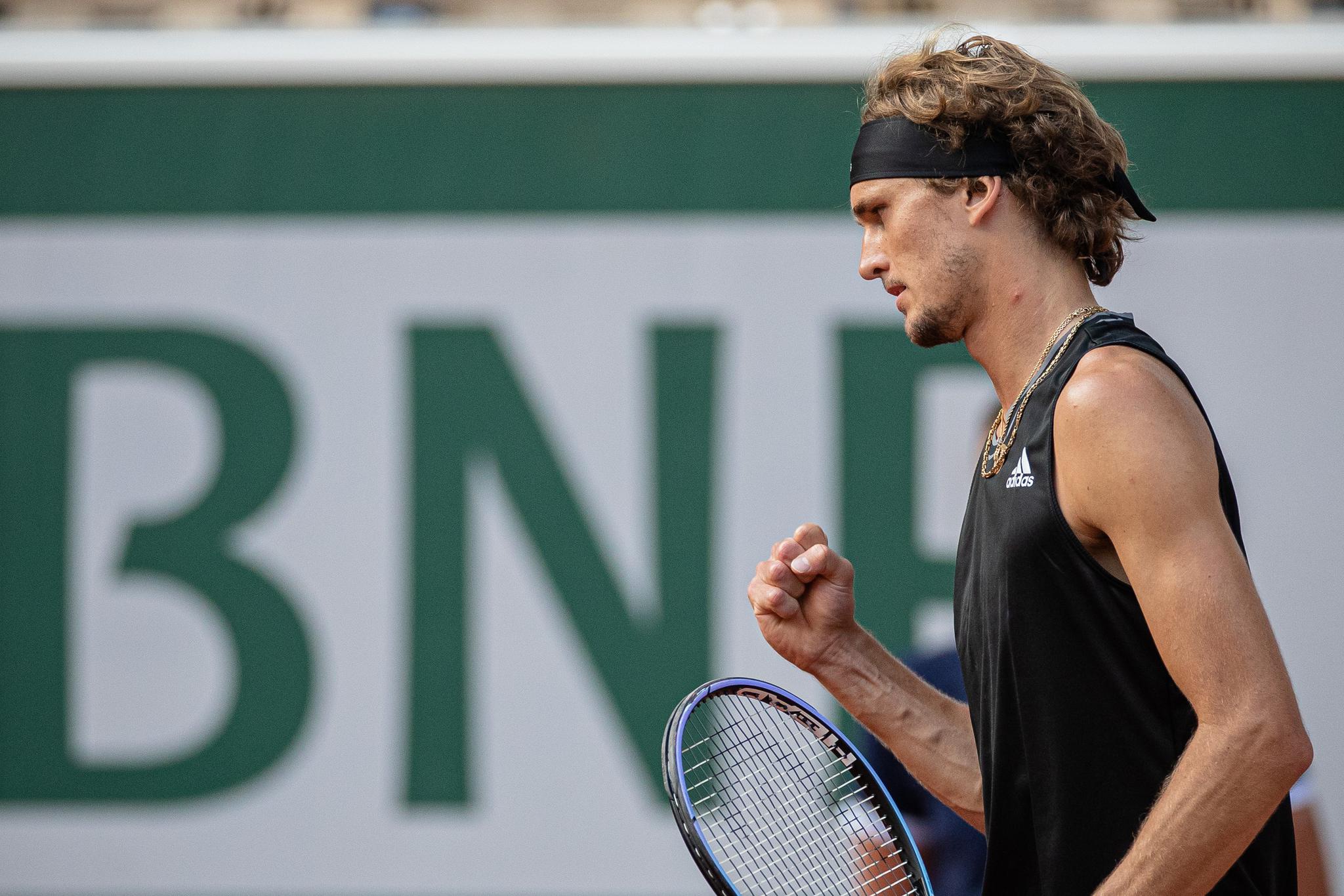 网球法网兹维列夫晋级四强