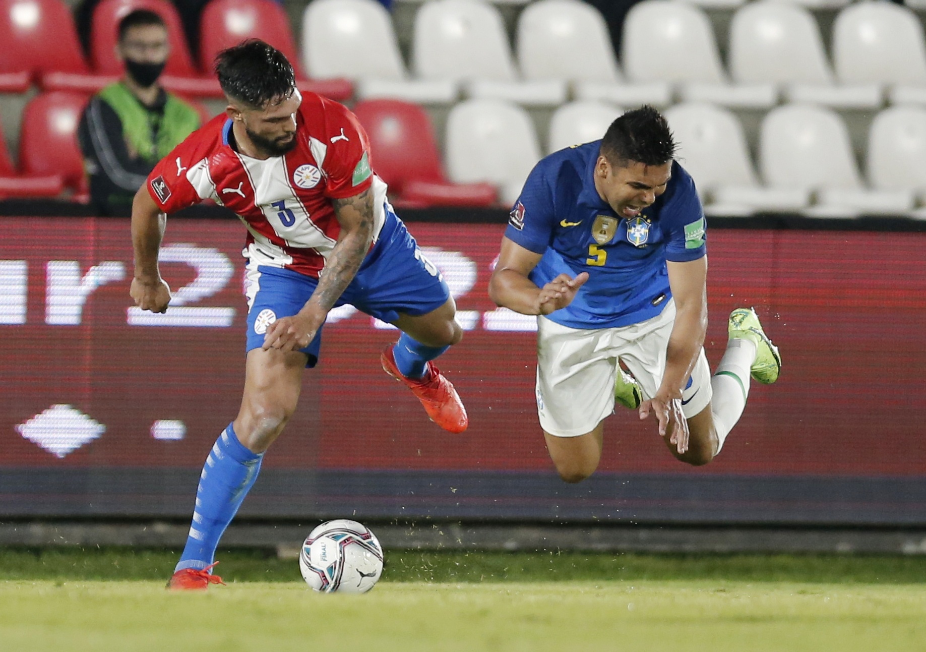 足球南美区世预赛巴西胜巴拉圭