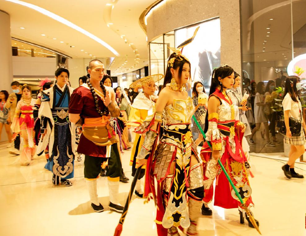 国内最大的cos团队,经常上百人同台表演,霸屏漫展已成常事