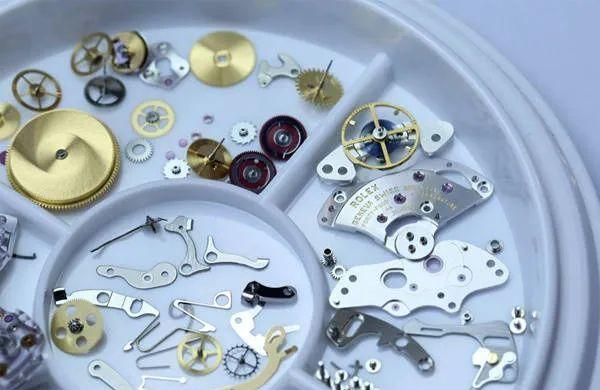 机械表大师:手表保养需要多少钱?不同品牌的费用为何相差甚远?休闲区蓝鸢梦想 - Www.slyday.coM 机械表大师:手表保养需要多少钱?不同品牌的费用为何相差甚远?休闲区蓝鸢梦想 - Www.slyday.coM