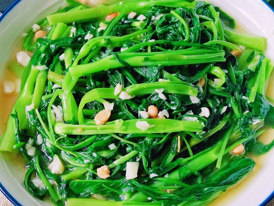 美食家常菜推荐:蒜蓉空心菜,香辣干锅土豆片,西兰花炒双菇|空心菜|西