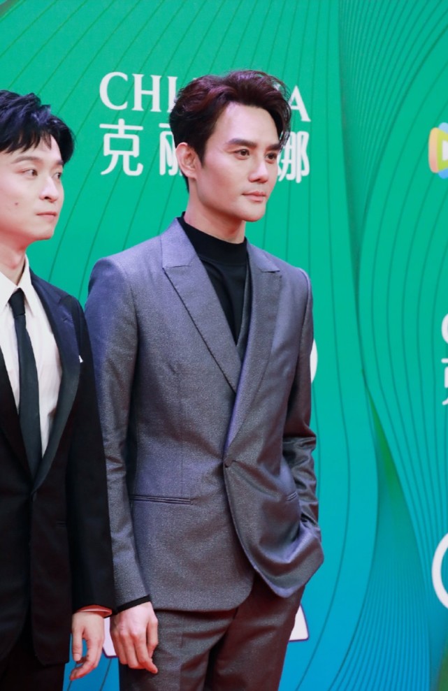 于和伟获白玉兰奖最佳男主，觉醒年代他飙演技，获奖却被提前泄露休闲区蓝鸢梦想 - Www.slyday.coM