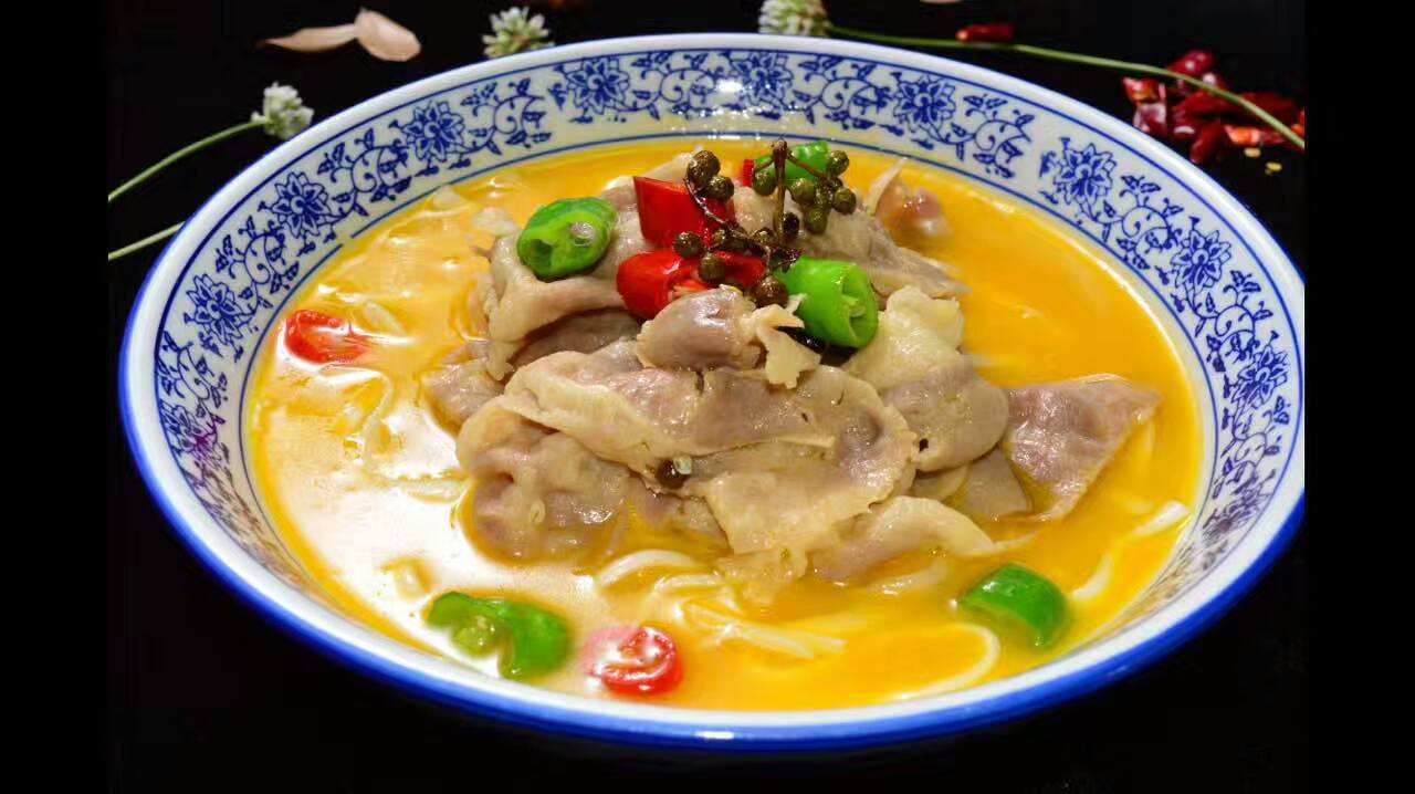 端午团聚硬菜,酸汤羊肉,鲜香味美没膻味,酸辣开胃促食欲