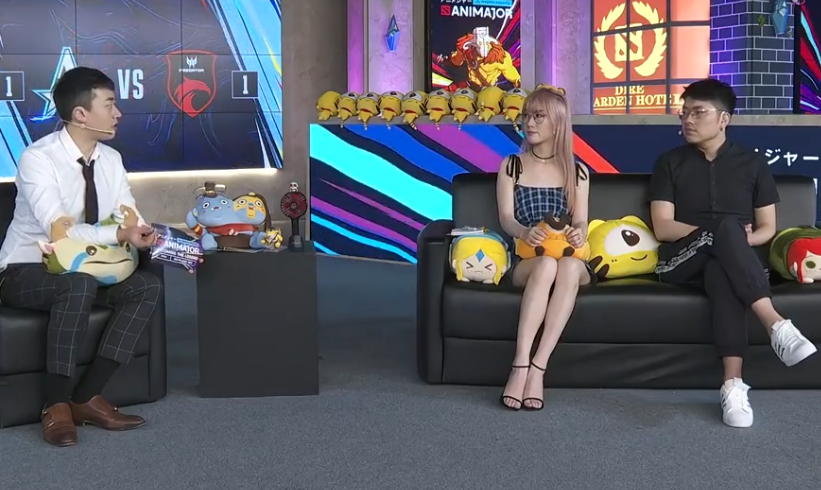 一天一个惊喜,dota美女解说太惊艳,网友:10秒要她的全部资料