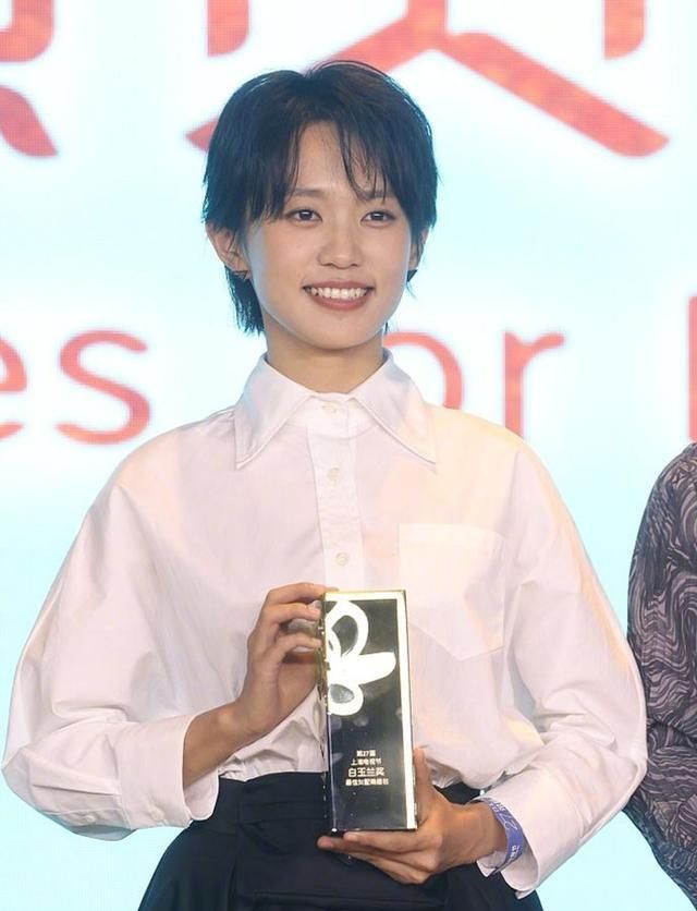 白玉兰奖提前热身 众女星比美亮相|黄尧|白玉兰奖|童谣_新浪新闻