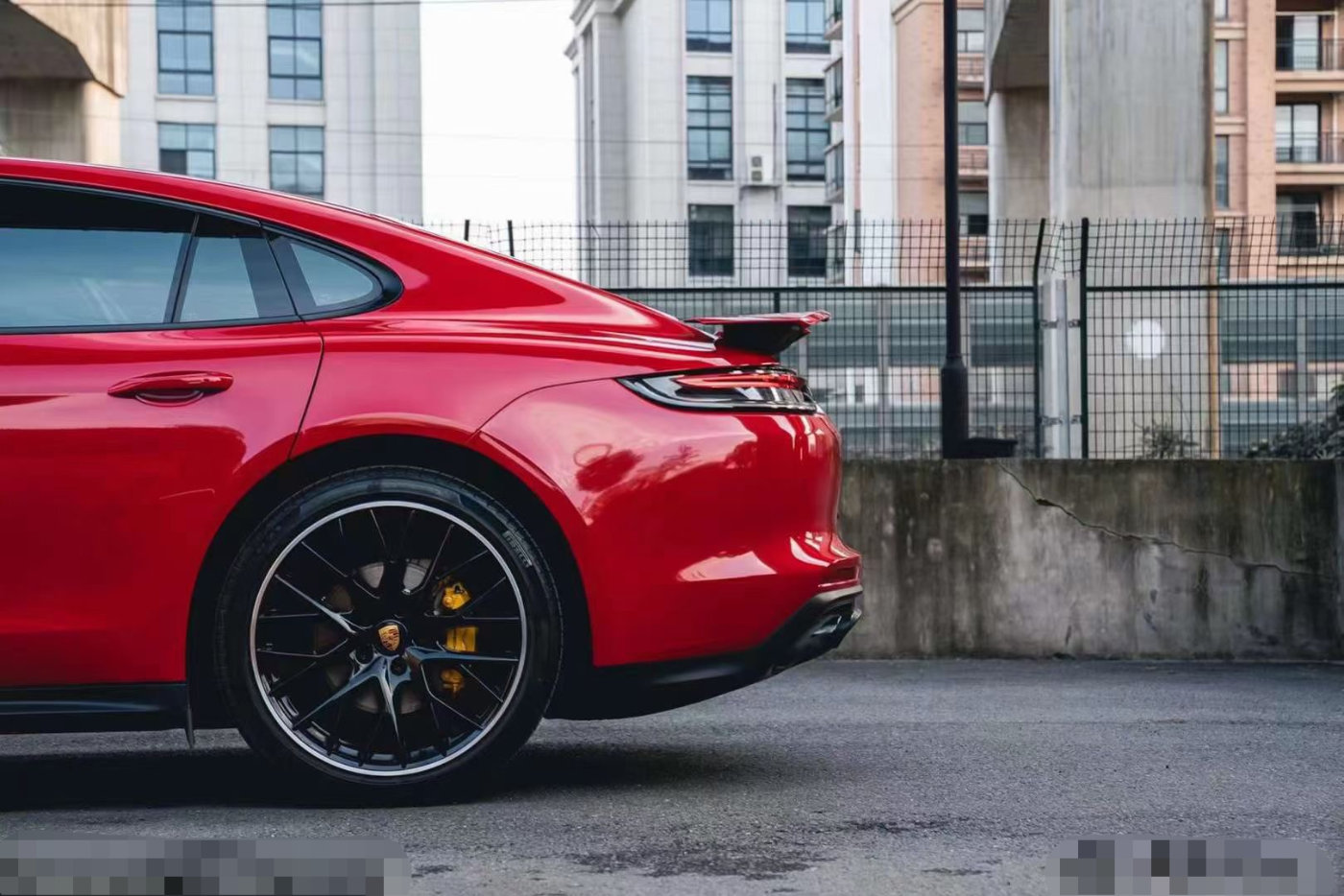 膜呗改色案例:改色胭脂红的保时捷panamera让你血脉喷张