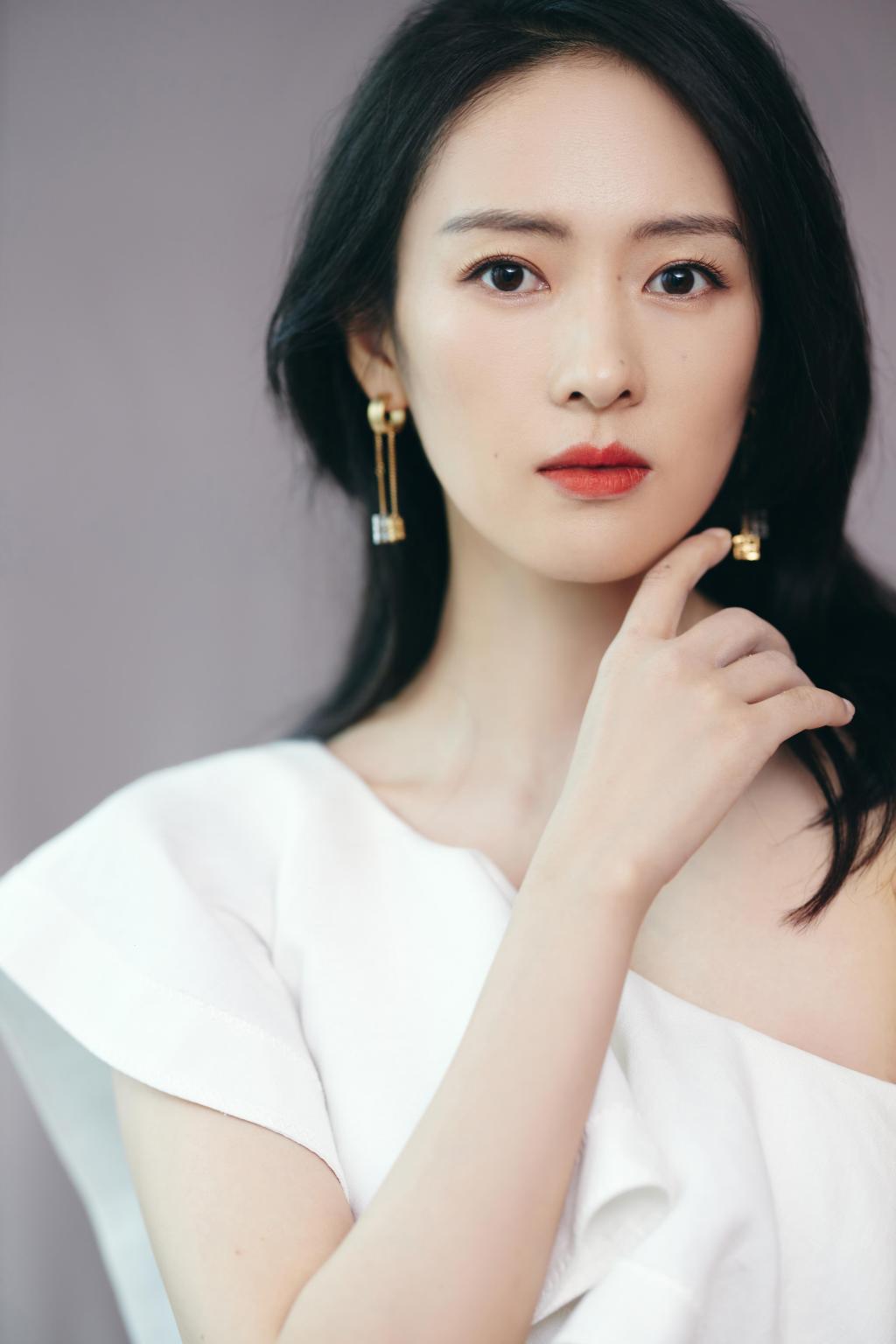 童瑶获白玉兰最佳女主不服众热依扎更得人心