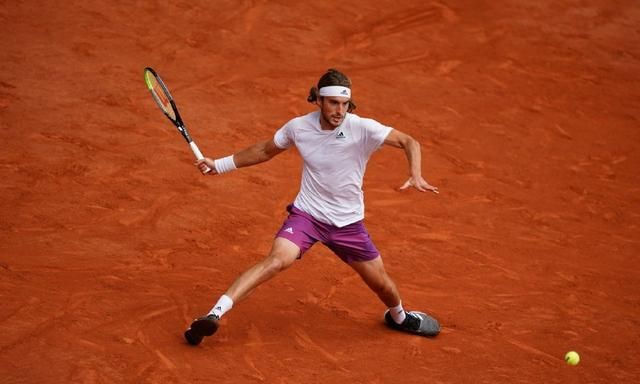 兹维列夫正手离家出走西西帕斯63拿下第一盘10领先