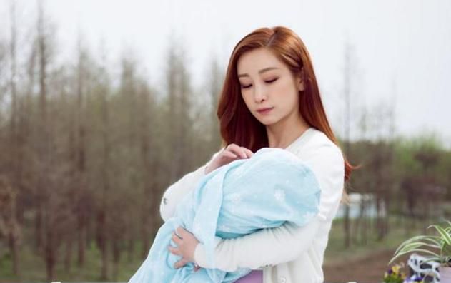 孩子才3个月王新军推秦海璐去拍戏是狠心还是另有原因