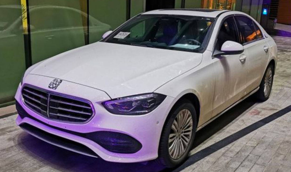 国产换代奔驰c级实车露面,外观内饰如同小"s级",下半年上市!