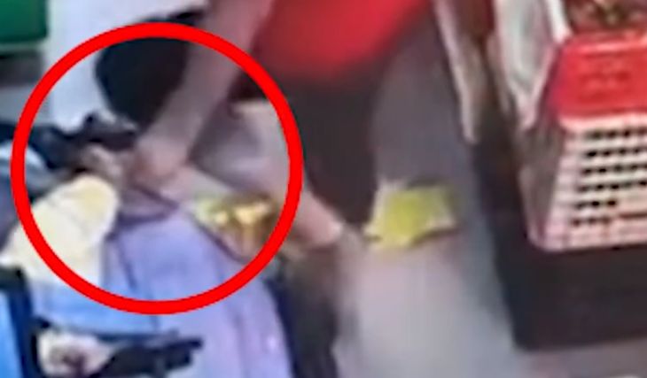 气愤!福建一大妈嫌婴儿车影响结账,竟用手掐破4个月大婴儿脚皮休闲区蓝鸢梦想 - Www.slyday.coM
