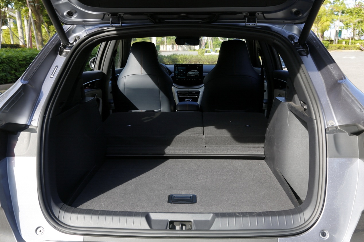 比亚迪宋plusdmi试驾家用suv的完美选择